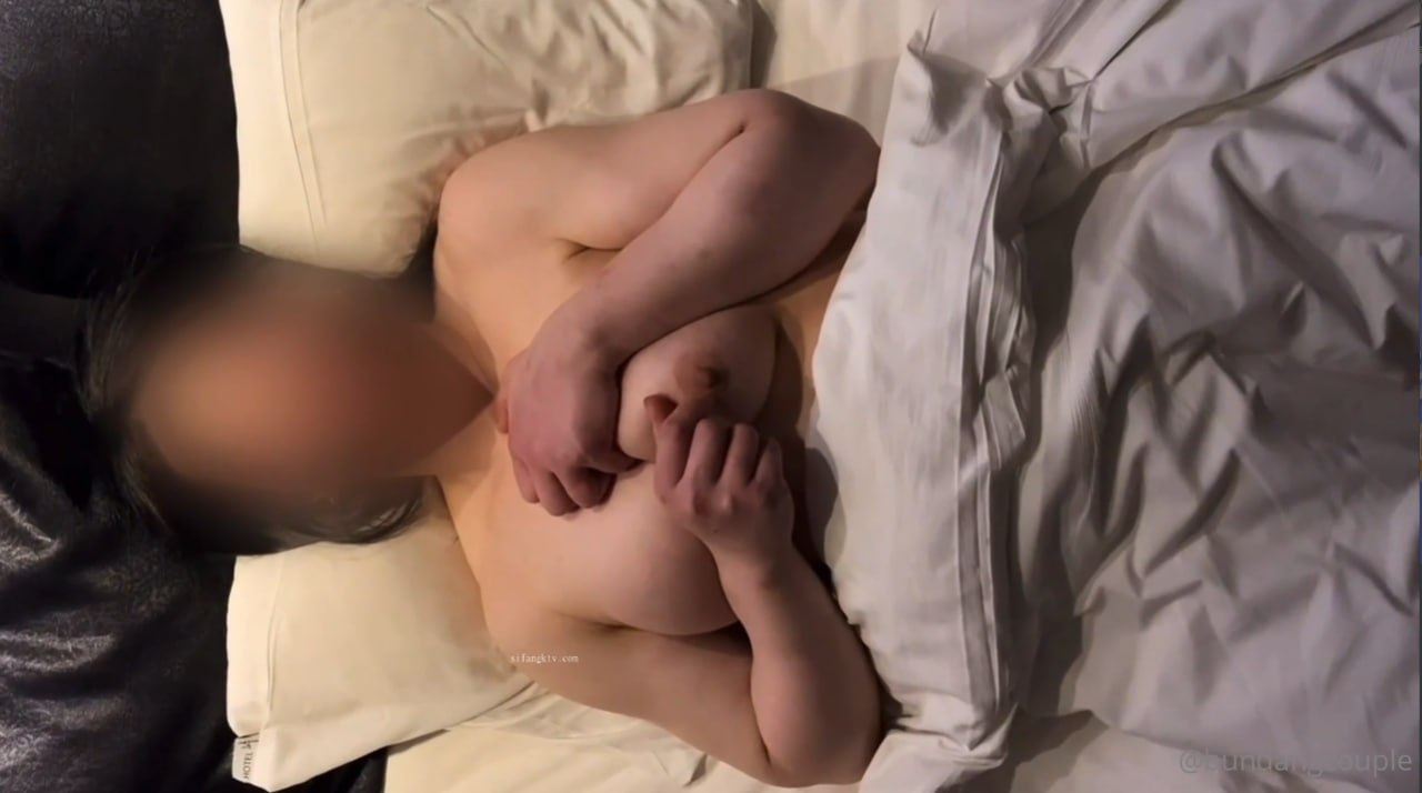 CCAV认证UP主『芽芽』色色的小姐姐 一滴精液都不剩 全流进子宫